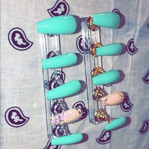 Turquoise Green Press on Nails